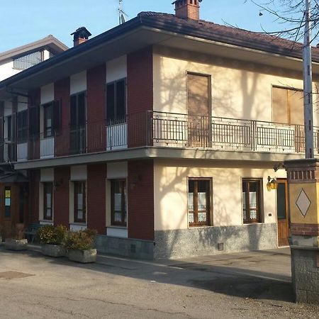 Ristorante Buasca Hotell Cuorgnè Exteriör bild